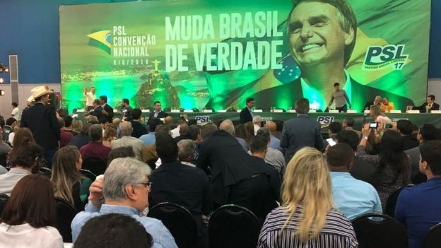 Resultado de imagem para PSL oficializa candidatura de Jair Bolsonaro à Presidência, mas adia definição de vice