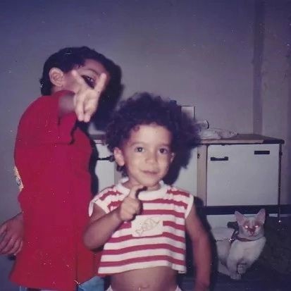 Anitta mostra foto da infância com o irmão, Renan Machado (Foto: Reprodução / Instagram)