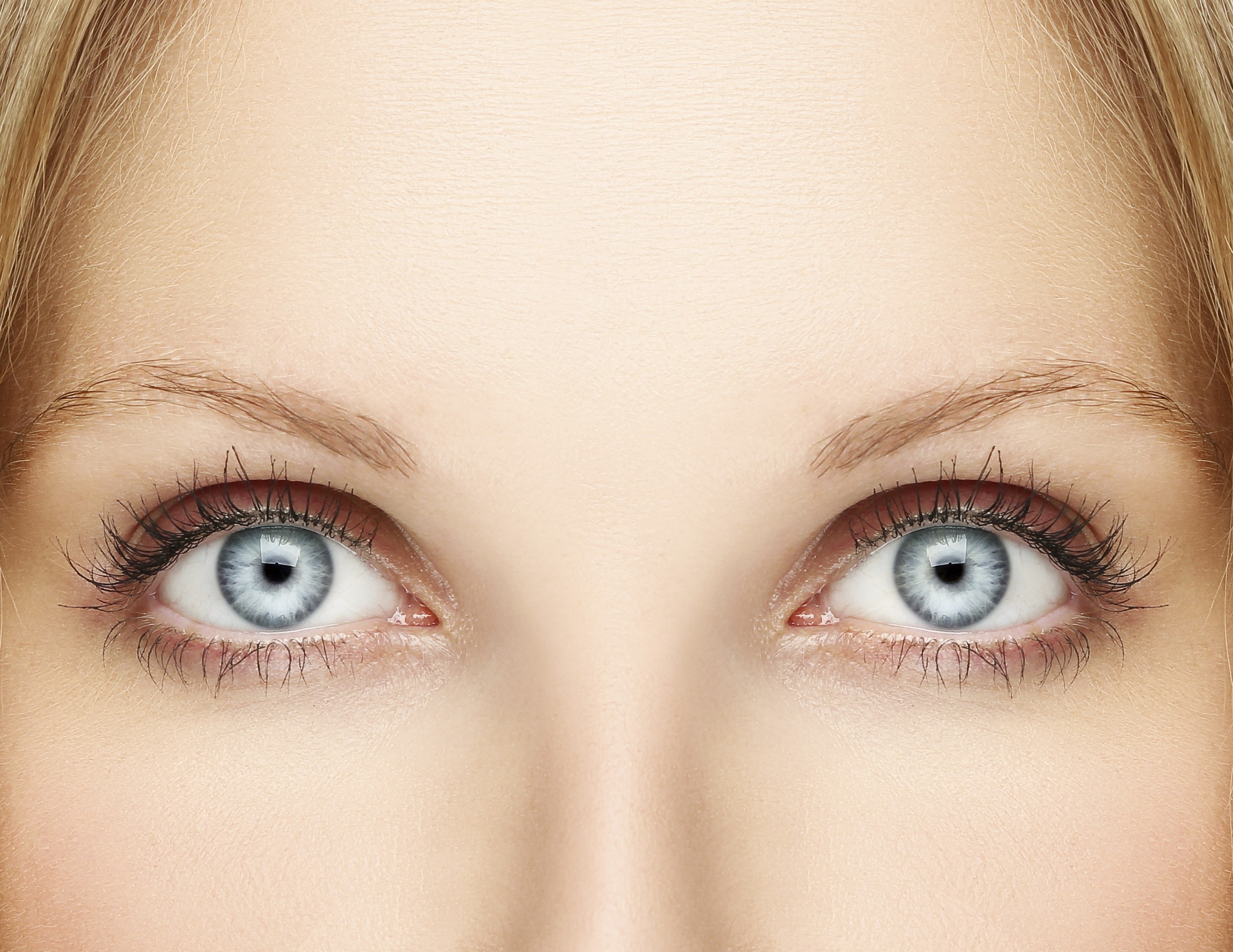 Acenda os olhos azuis com tons metálicos (Foto: Think Stock)