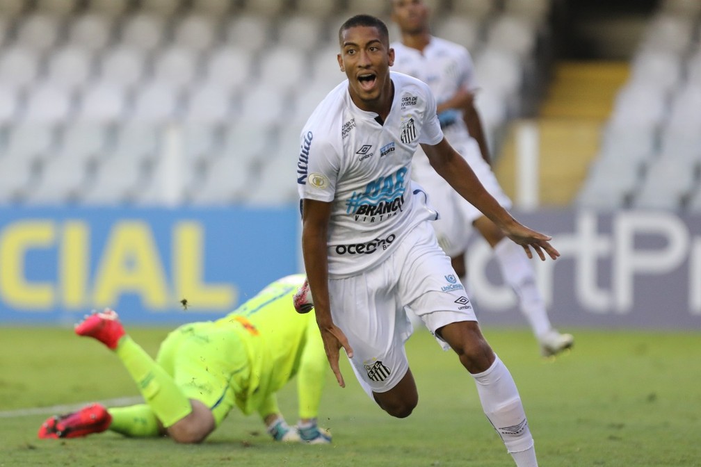 Bruno Marques marcar em estreia pelo Santos — Foto: Pedro Ernesto Guerra Azevedo