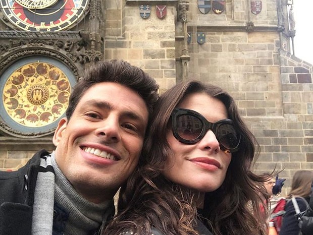 Cauã Reymond e Alinne Moraes (Foto: Reprodução/Instagram)