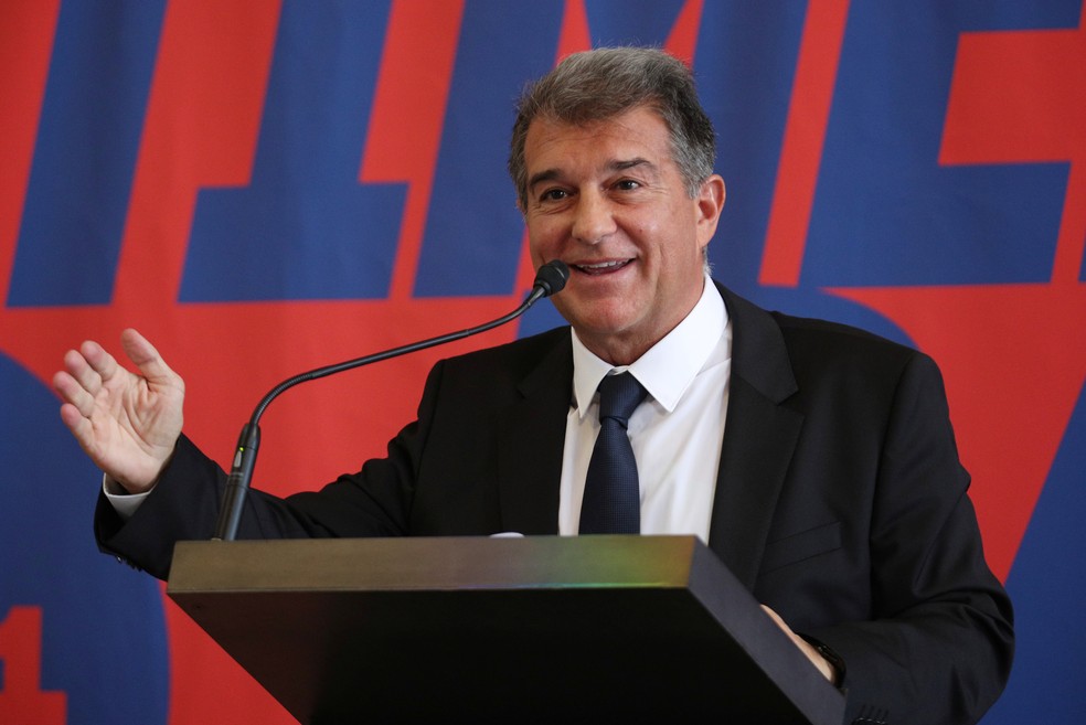 Joan Laporta oficializa candidatura à presidente do Barcelona — Foto: Reuters