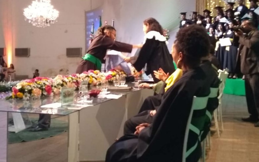 Formatura de Bruno Santana, onde ele foi orador da turma — Foto: Arquivo pessoal