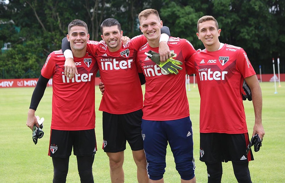 Júnior, Tiago Volpi, Lucas Perri e Thiago Couto: os goleiros do São Paulo 2020 — Foto:  Rubens Chiri / saopaulofc.net