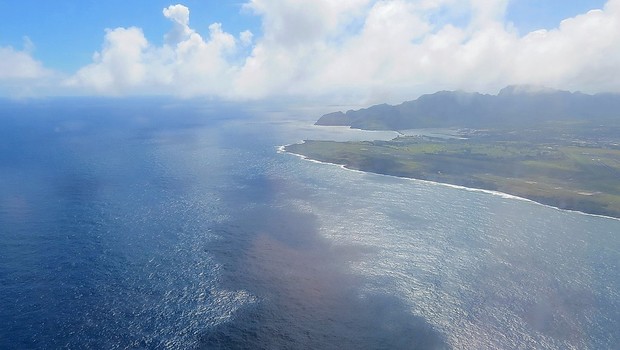 Costa de Kauai, uma das ilhas do arquipélago haviano, onde Zuckerberg tem uma propriedade de veraneio (Foto: Robert Linsdell from St. Andrews, Canada, CC BY 2.0 <https://creativecommons.org/licenses/by/2.0>, via Wikimedia Commons)