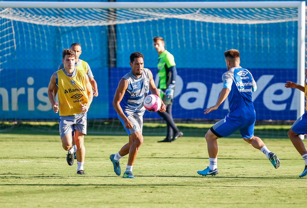 Com Hernane como arma, Grêmio tenta encaminhar vaga em jogo contra lanterna