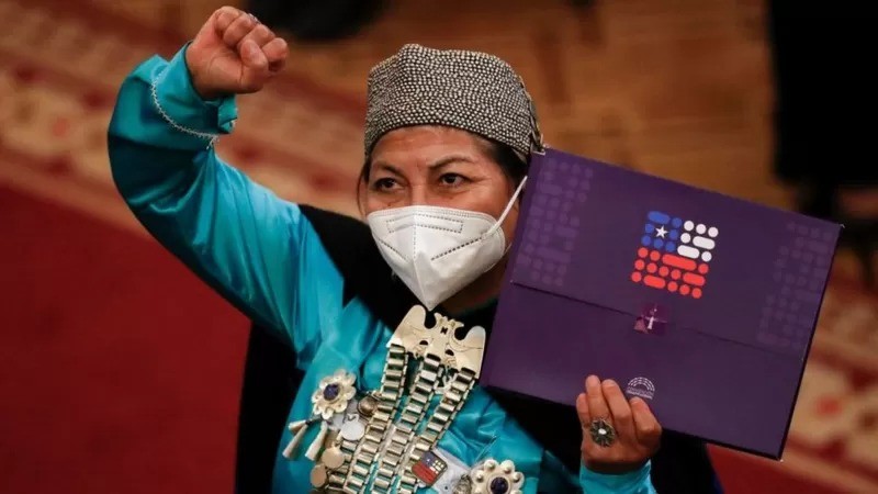 Acadêmica mapuche Elisa Loncón foi primeira presidente da Convenção Constitucional (Foto: GETTY IMAGES via BBC)