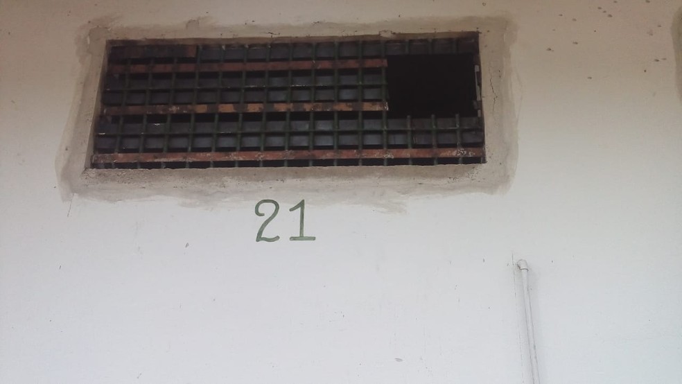 Presos serraram grades da cela B-21 e fugiram do presídio de Ariquemes, no dia 5 de julho.  — Foto: Arquivo Pessoal