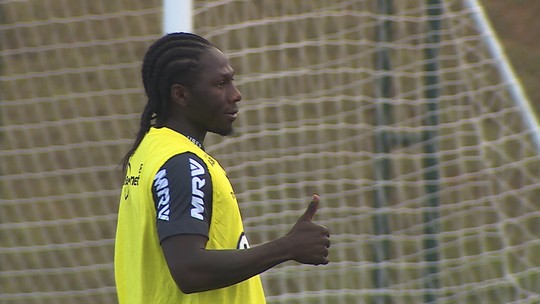 Chará marca duas vezes, e Thiago Larghi monta time titular pela primeira vez