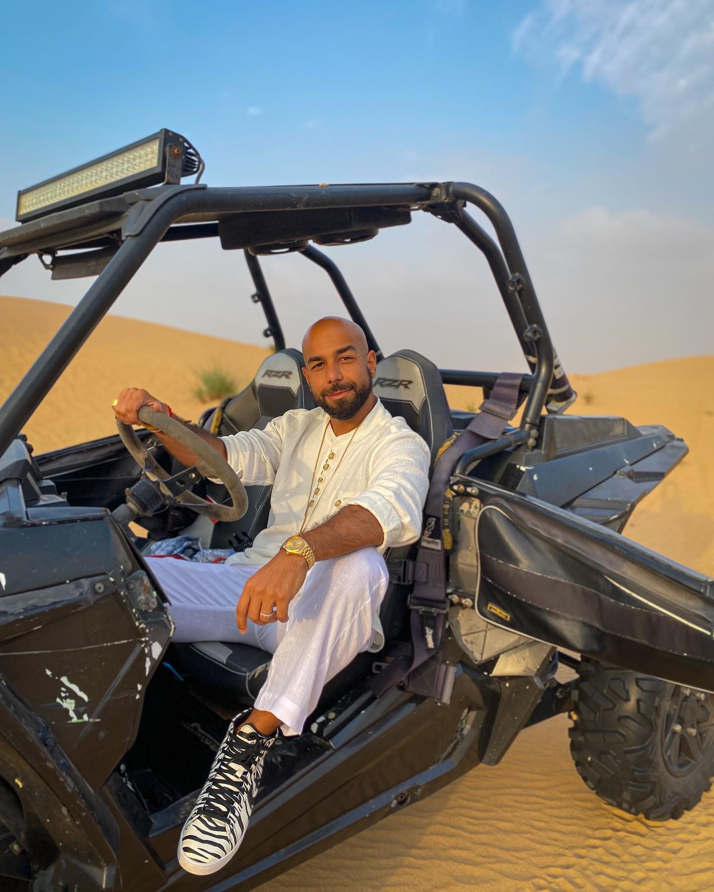 Sérgio Santos, marido de Iza, abre álbum de fotos de viagem à Dubai com a cantora (Foto: Reprodução/Instagram)