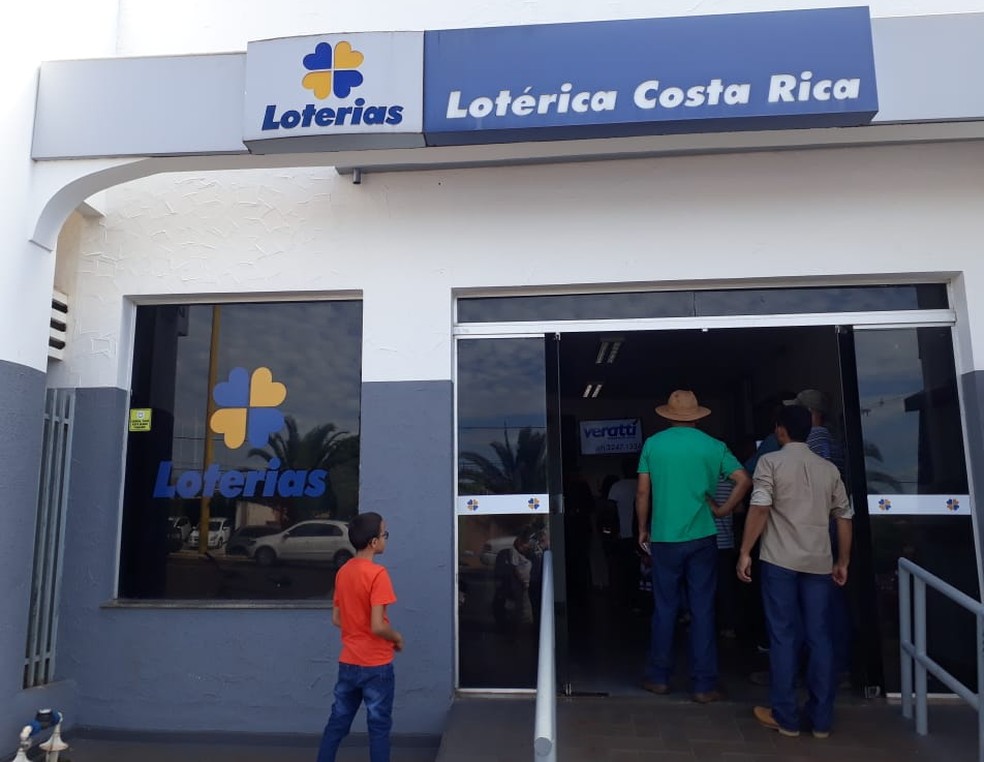 Ãnica lotÃ©rica da cidade onde amigos fizeram um bolÃ£o em Costa Rica e tornaram os primeiros vencedores da cidade â Foto: G1 MS