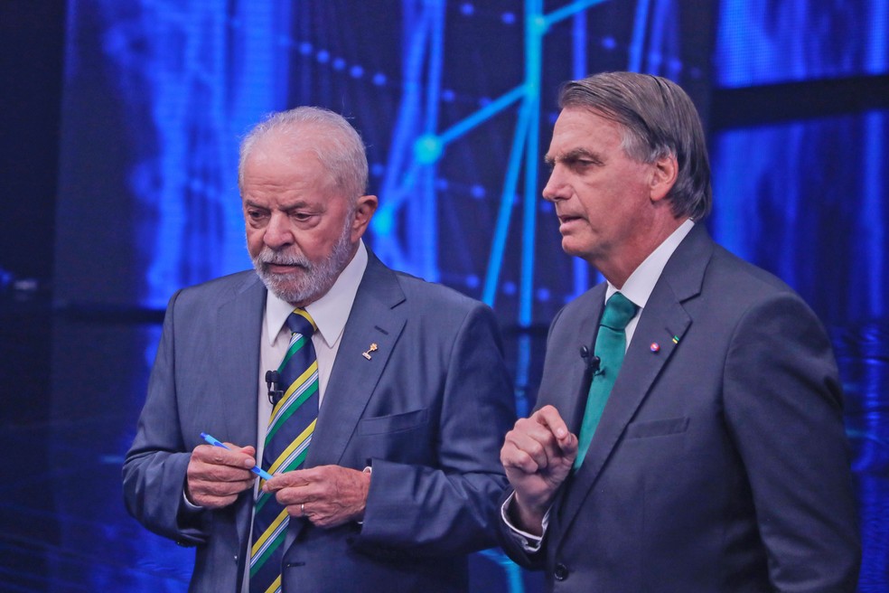 Lula e Bolsonaro durante debate na TV — Foto: Allison Sales/Fotorua/Estadão Conteúdo
