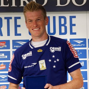 Cruzeiro consulta situação de Grolli e tem quase pronta lista da Libertadores