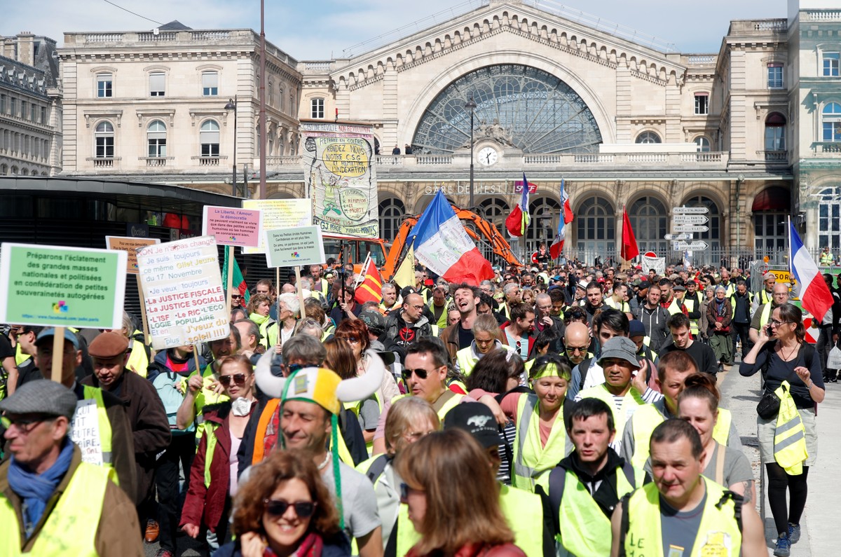 Coletes amarelos' voltam às ruas na França no 20º manifestações | Mundo | G1