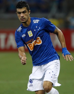 Poupado nos treinos, Egídio diz estar pronto para pegar Fla: Vou pro jogo