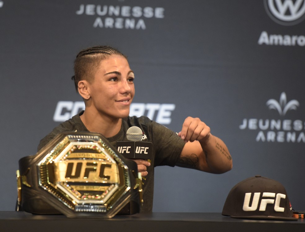 Jessica Bate-Estaca ganhou o cinturÃ£o peso-palha no UFC 237 â?? Foto: AndrÃ© DurÃ£o