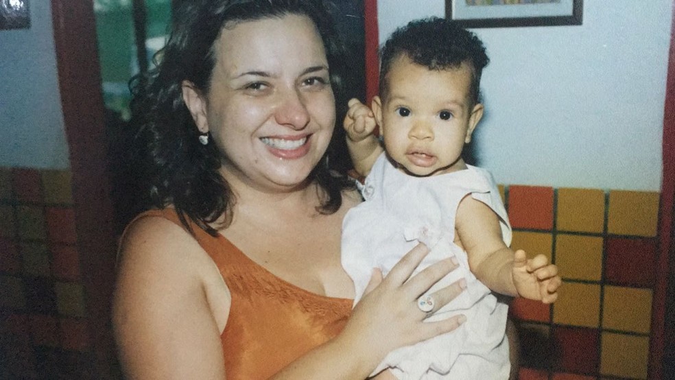 Mariella tinha 6 meses quando conheceu os pais  (Foto: Arquivo pessoal)