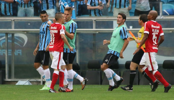 DAle muda tom e minimiza briga com Ruiz em Gre-Nal: Momento quente