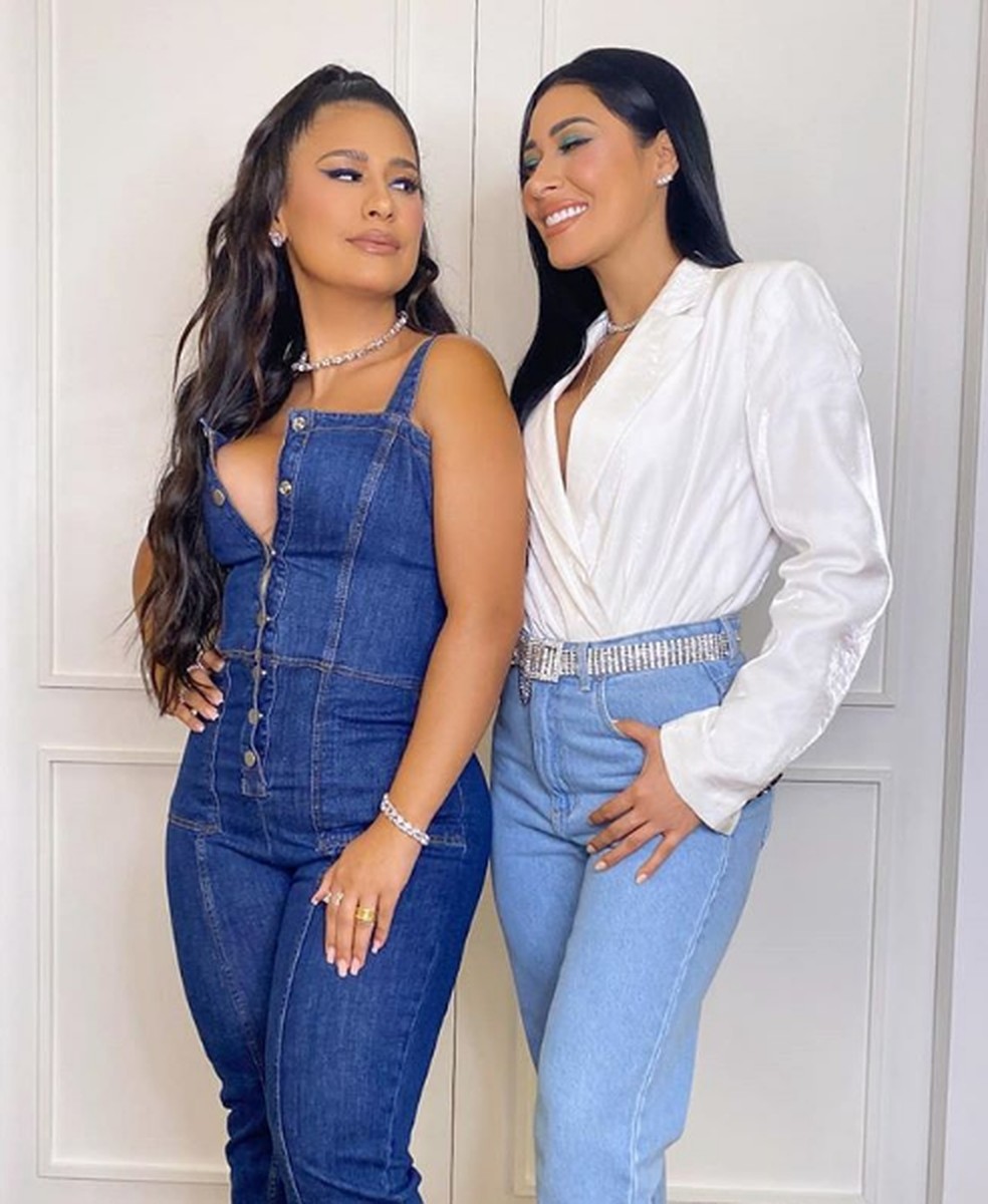 Simone Recebe Homenagem De Aniversario De Simaria Juntas Somos Mais Fortes Famosos Gshow Que ao receber essa mensagem seu coração pulse mais forte, seus olhos brilhem e seus lábios sorriam. simone recebe homenagem de aniversario