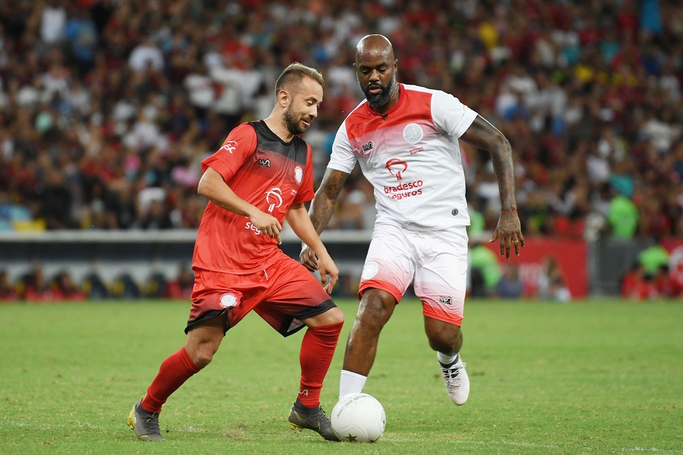 Eveton Ribeiro e Grafite nos Jogos das Estrelas — Foto: Alexandre Durão