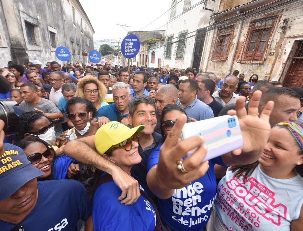 ACM Neto durante os festejos ao Dois de Julho em Salvador — Foto: Divulgação