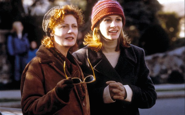 Susan Sarandon e Julia Roberts em cena de 'Lado a Lado' (1998) (Foto: Reprodução)