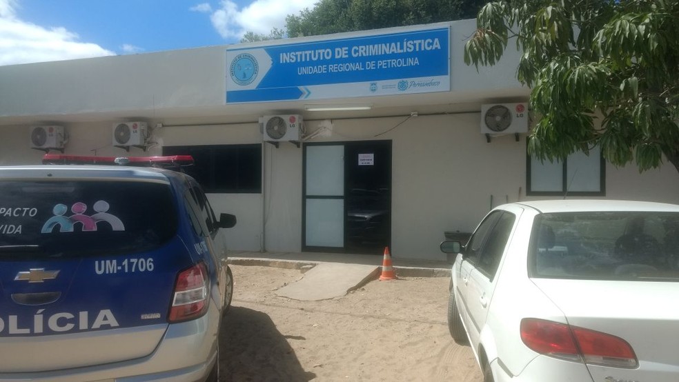 Instituto de Criminalística trabalha no crime do presidente do PR em Petrolina (Foto: Amanda Franco/ TV Grande Rio )
