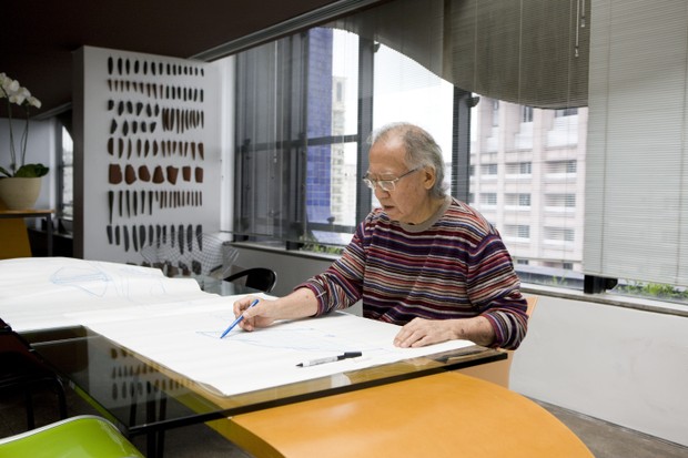 Ruy Ohtake, arquiteto, posa  (Foto: Filippo Bamberghi / Editora Globo)