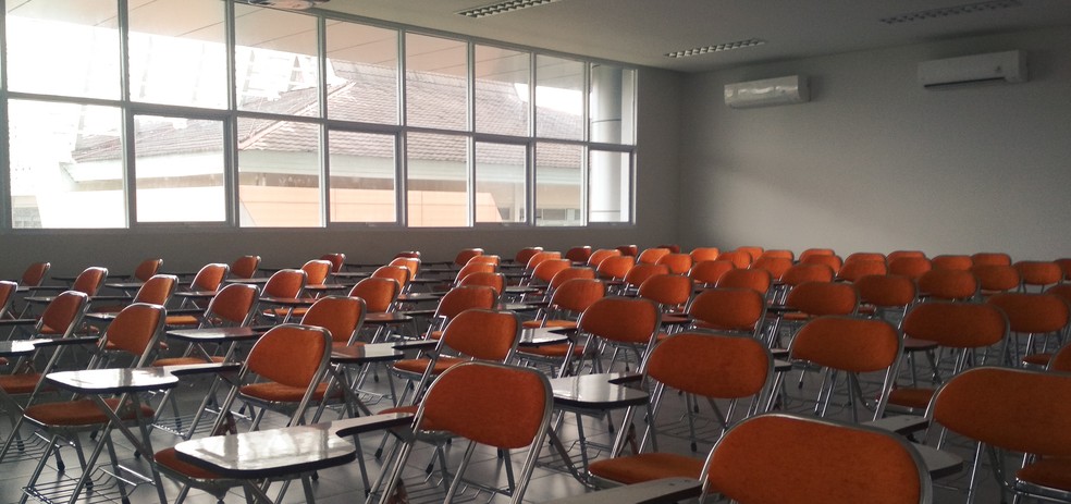 Prefeitura autorizou retorno imediato às aulas do ensino médio — Foto: Bima Rahmanda/Unsplash/Divulgação