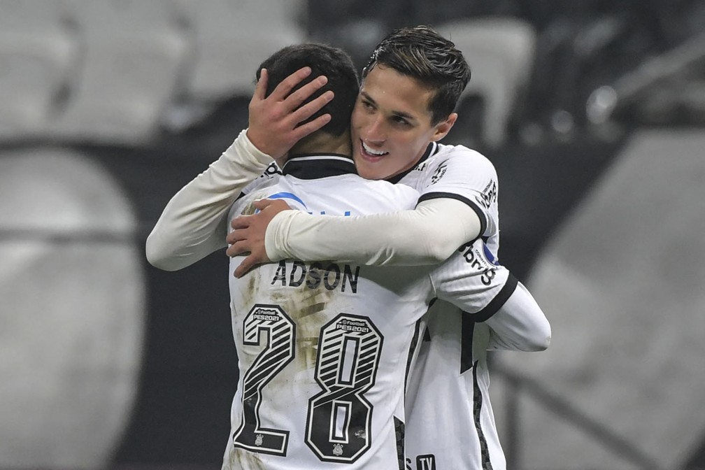 Corinthians recebe sondagem de clube grego por Mateus Vital 