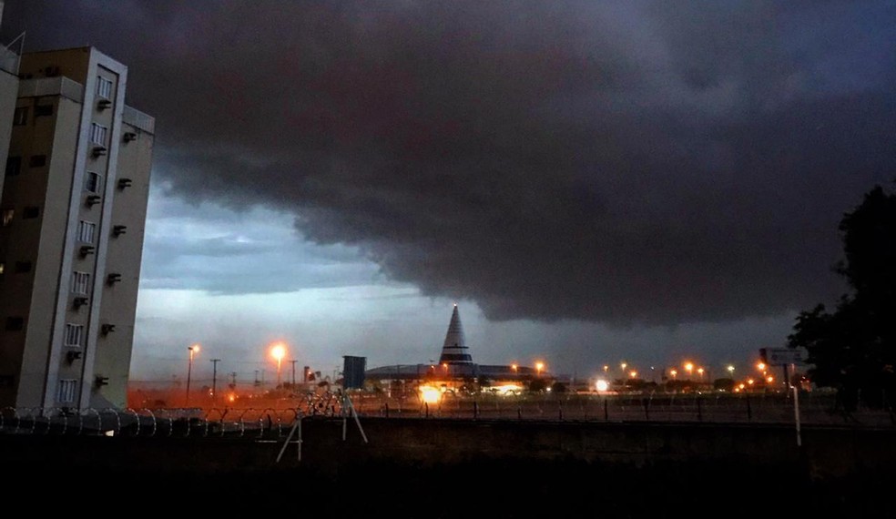 Temporal na região de Marília deixa milhares de moradores sem energia elétrica — Foto: Arquivo pessoal