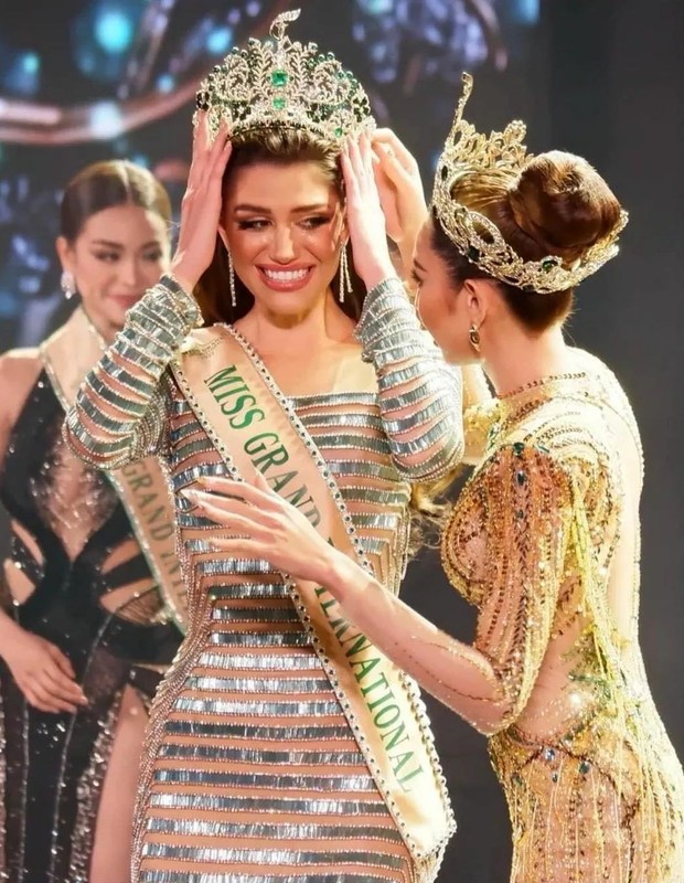 Isabella Menin leva título de Miss Grand International (Foto: Reprodução/Instagram)
