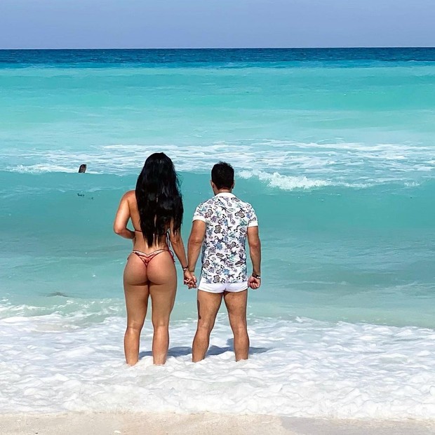 Graciele Lacerda posta foto de viagem com Zezé Di Camargo a Cancún, no México (Foto: Reprodução/Instagram)