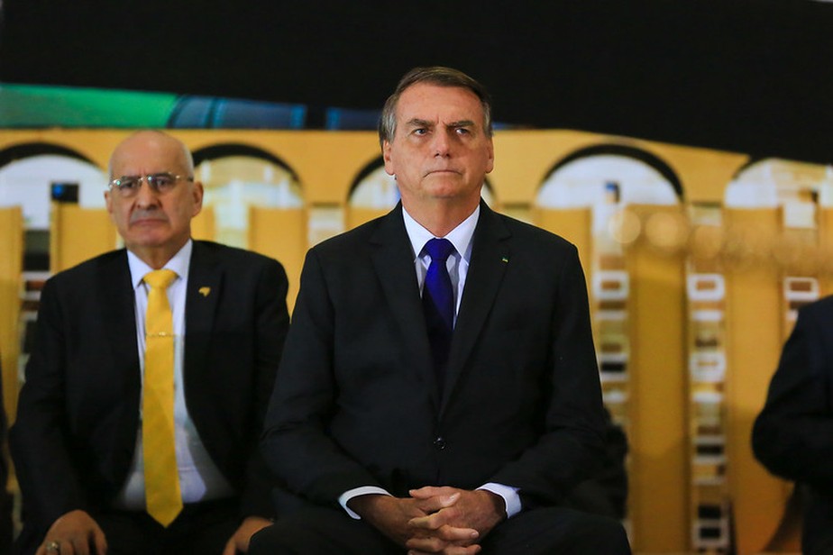 Bolsonaro participa de solenidade de promoção de oficiais-generais do Exército