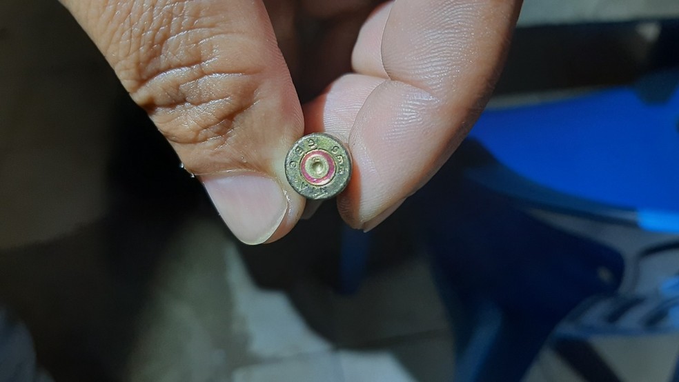 Cápsula encontrada pela polícia no local do crime — Foto: Wellington Cássio