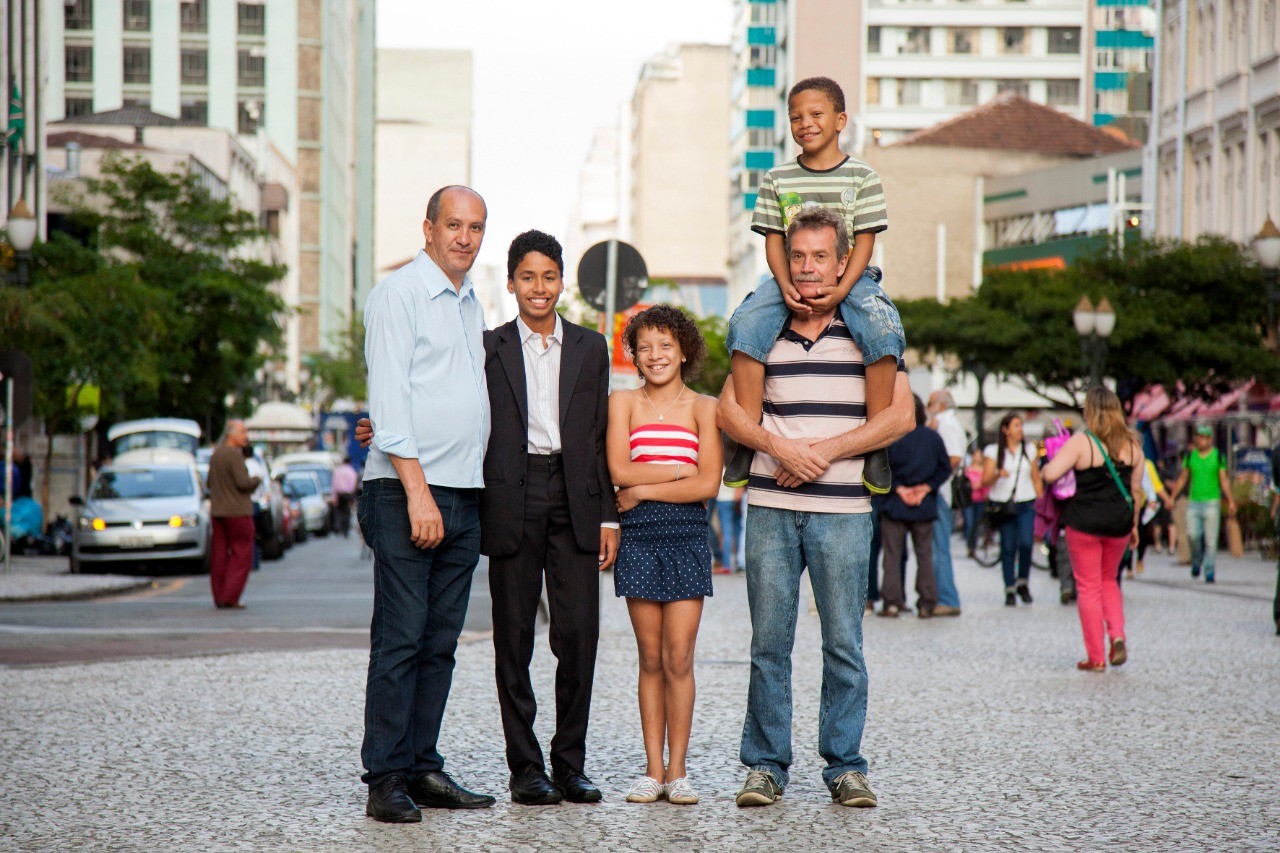 Toni Reis, David Harrad e os filhos (Foto: Arquivo pessoal)