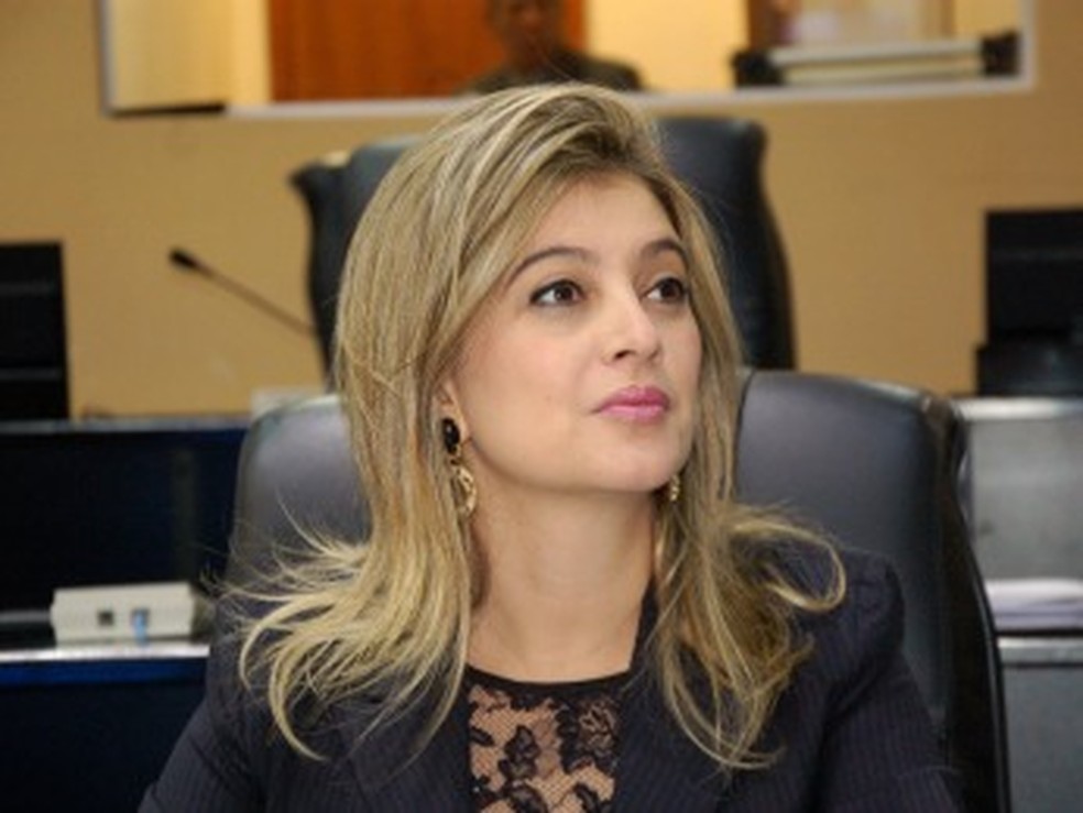 Luciane Bezerra (PSB) foi afastada do cargo por 180 dias, por determinação da Justiça Estadual (Foto: Widson Maradona/ AL-MT)