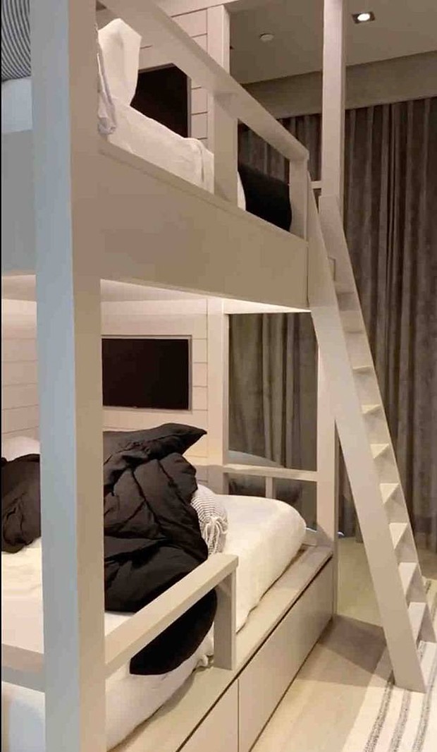 Kylie Jenner mostra quarto de hóspedes de sua mansão (Foto: Reprodução/Instagram)