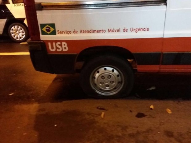 Funcionários reclamam da falta de manutenção nos veículos do Samu de São Carlos (Foto: VC no G1)