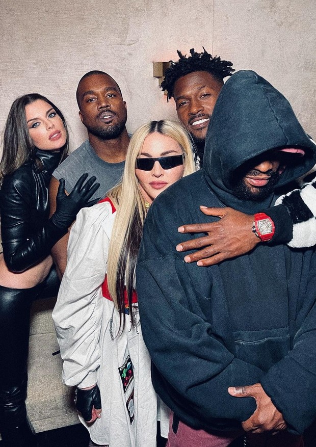 O encontro inesperado de Madonna com Julia, Kanye West, o superstar do boxe Floyd Mayweather e Antonio Brown (Foto: Reprodução/ Instagram)