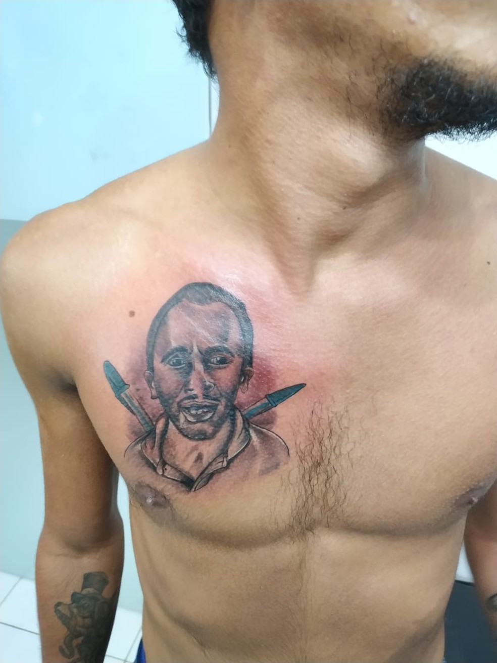 Cantor De Caneta Azul Agradece Artista Por Tatuagem Em Sua Homenagem Maranhao G1 Rua graciliano manoel gomes, ingleses do rio vermelho. cantor de caneta azul agradece