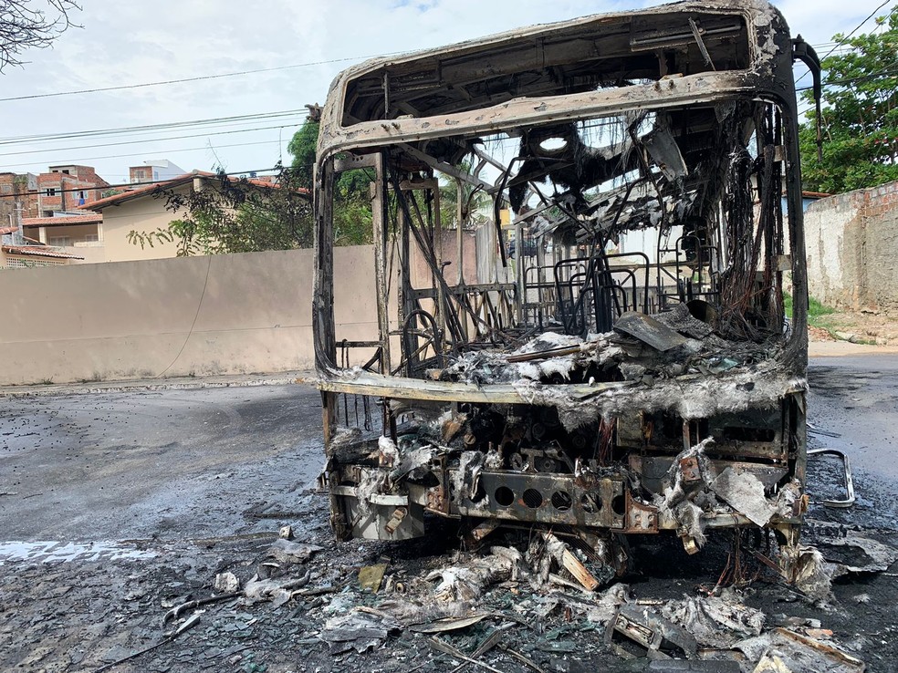 Natal recolhe frota de ônibus do transporte público após novos ataques |  Rio Grande do Norte | G1