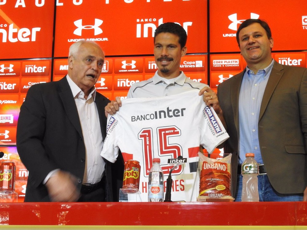 Walter, Marcos Rocha, Sasha... Diretor se esquiva sobre negociações