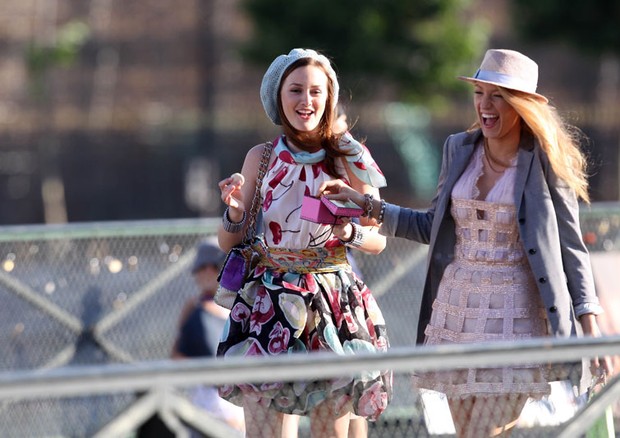 Blair Waldorf (Leighton Meester) e Serena van der Woodsen (Blake Lively) em "Gossip Girl" (Foto: Reprodução)