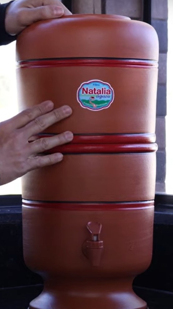 Filtro de barro grande: charme rústico com água fresca