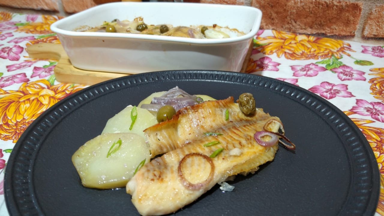 Aprenda a fazer uma receita de tilápia com batatas