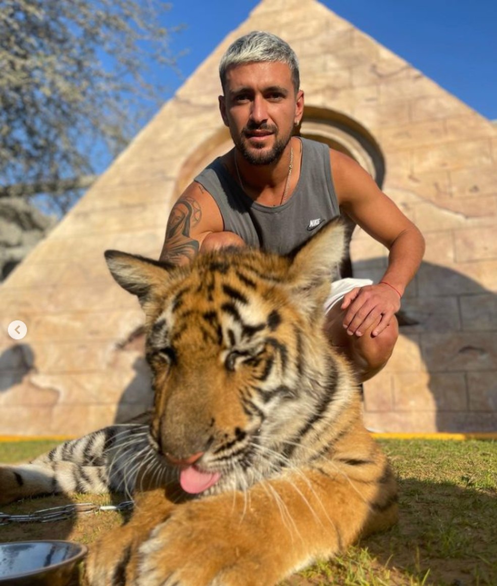Arrascaeta aproveita frias em Dubai  Foto: Reproduo