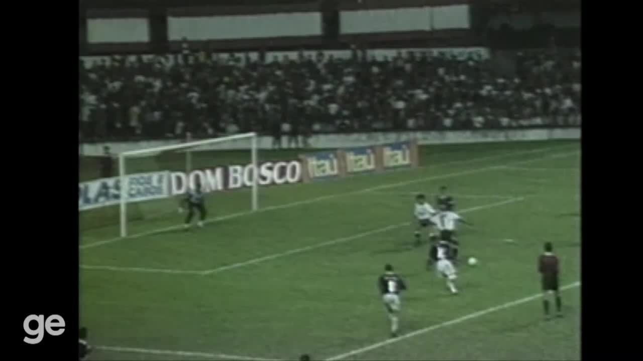 Gol contra bizarro marca último duelo entre Remo e Corinthians, em 1996