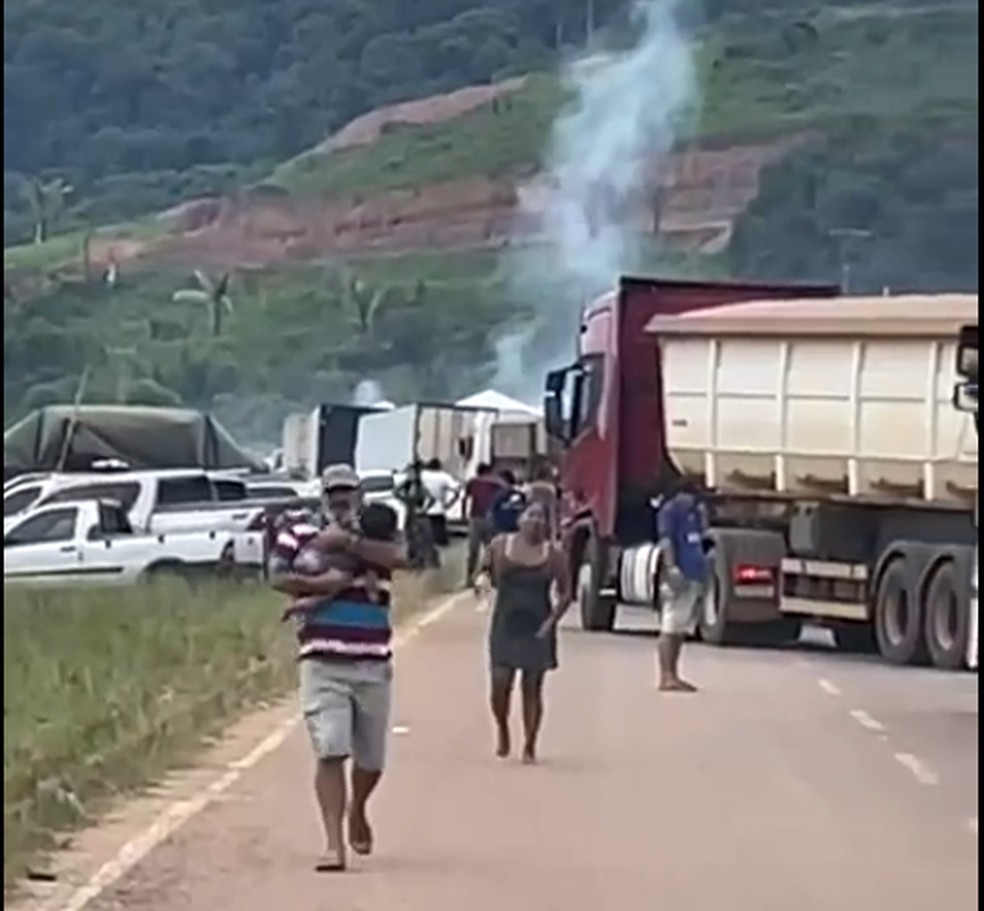 Bolsonaristas atacam PRF em Novo Progresso, no Pará