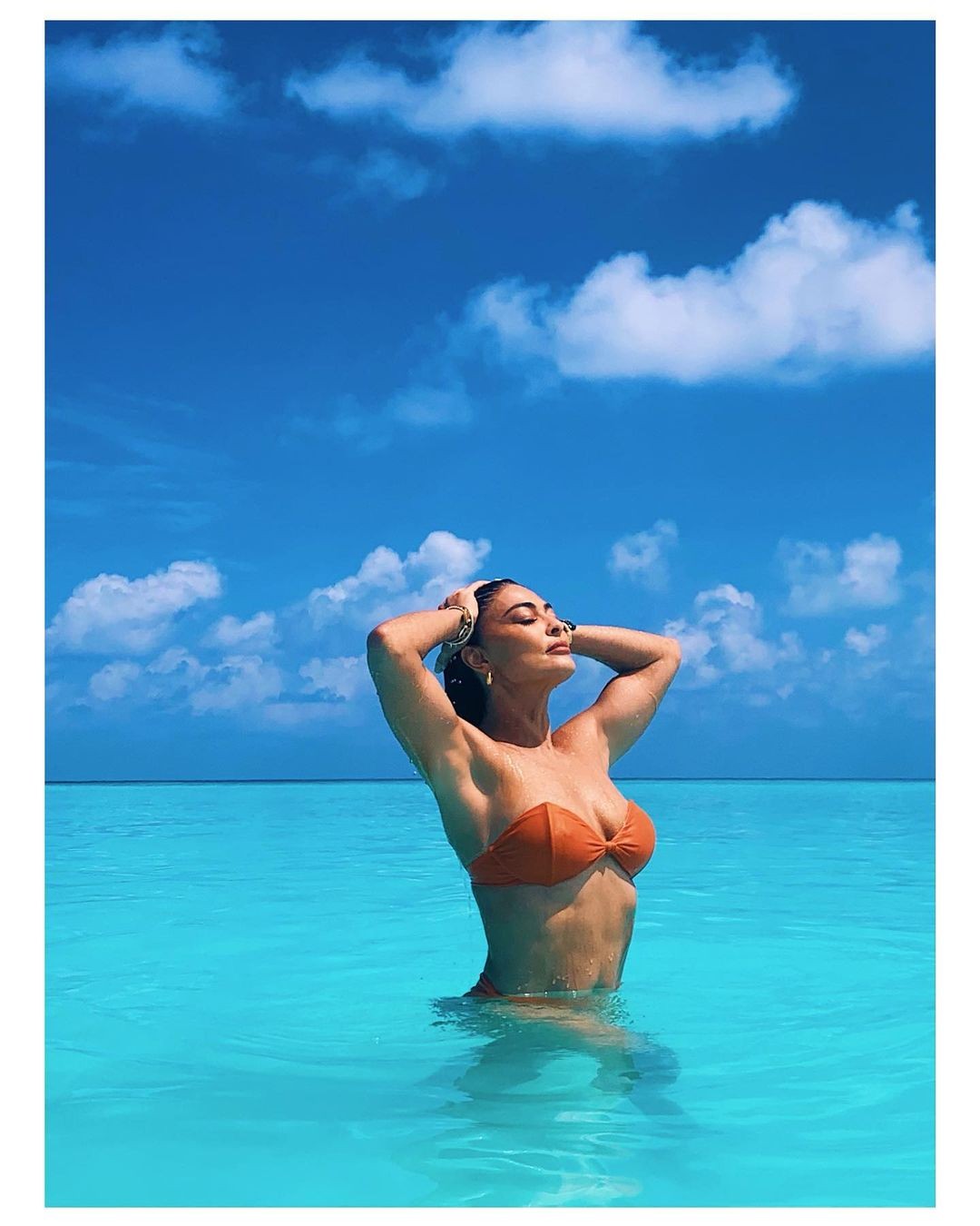 Juliana Paes encanta em clique nas Maldivas: 